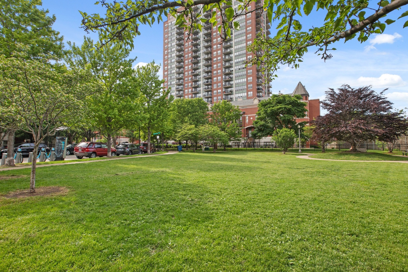 1901 S Calumet Avenue Unit: 807