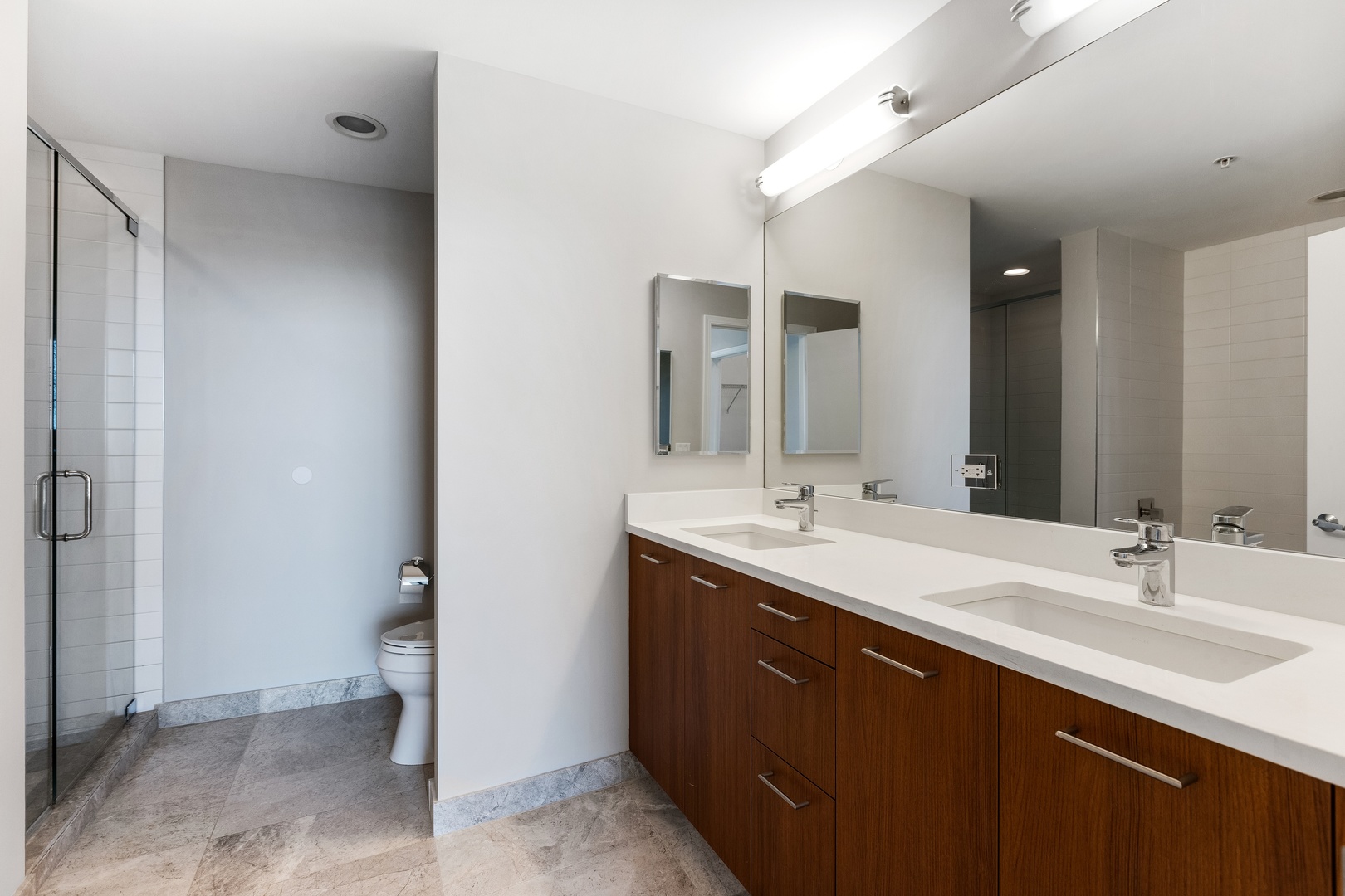 1901 S Calumet Avenue Unit: 807