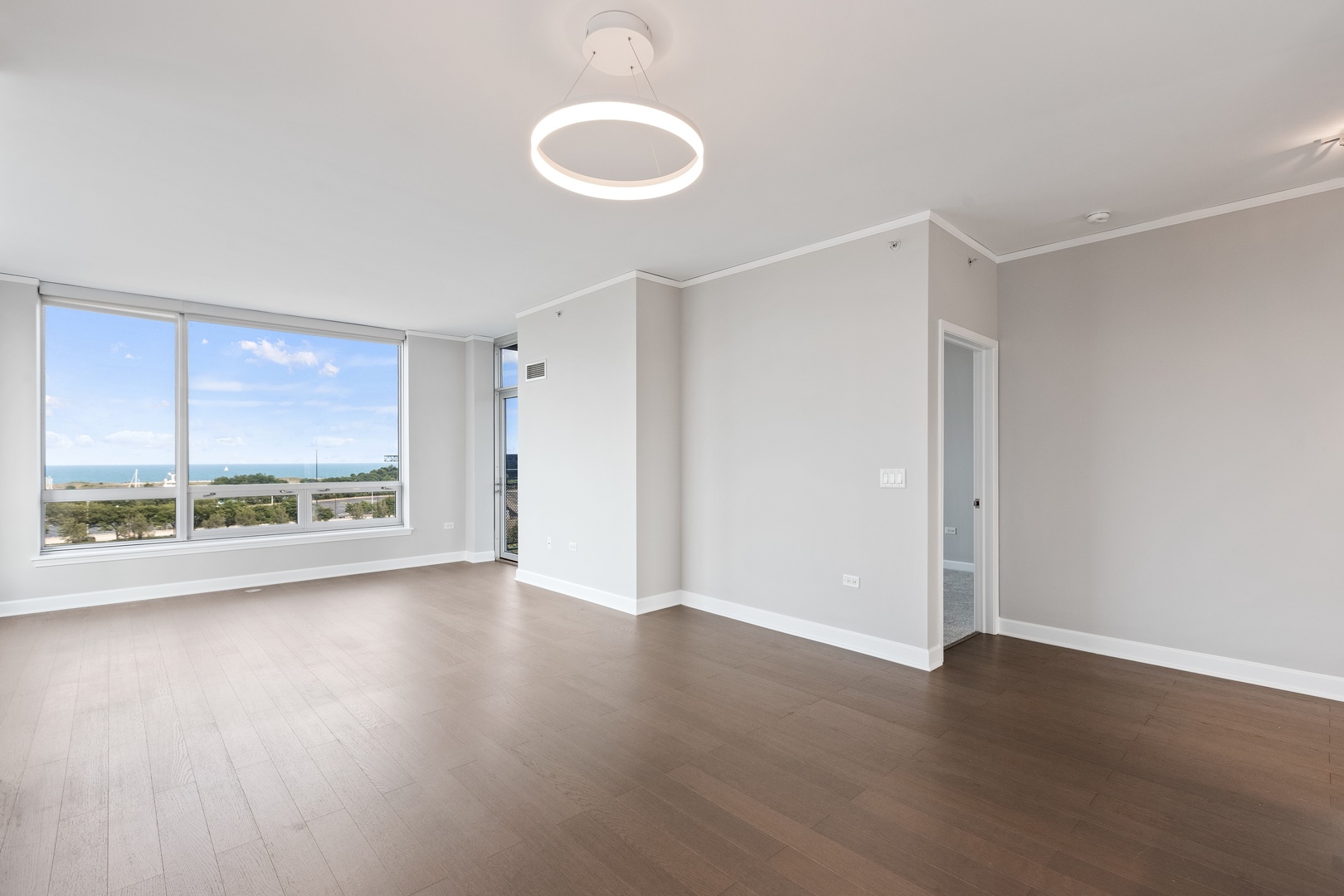 1901 S Calumet Avenue Unit: 807