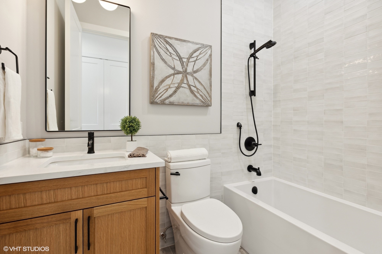 957 N Winchester Parkway Unit: 2