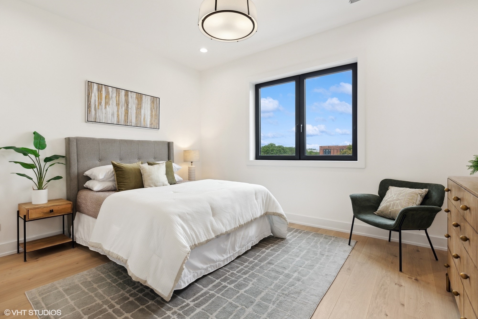 957 N Winchester Parkway Unit: 2