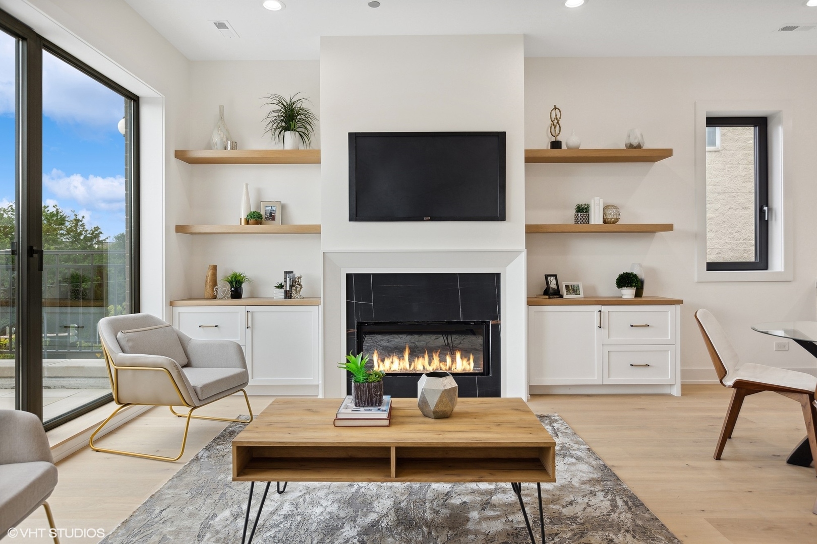 957 N Winchester Parkway Unit: 2