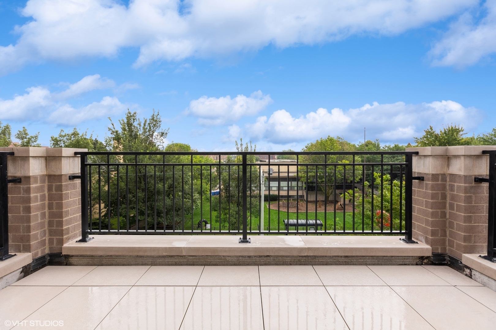 957 N Winchester Parkway Unit: 2