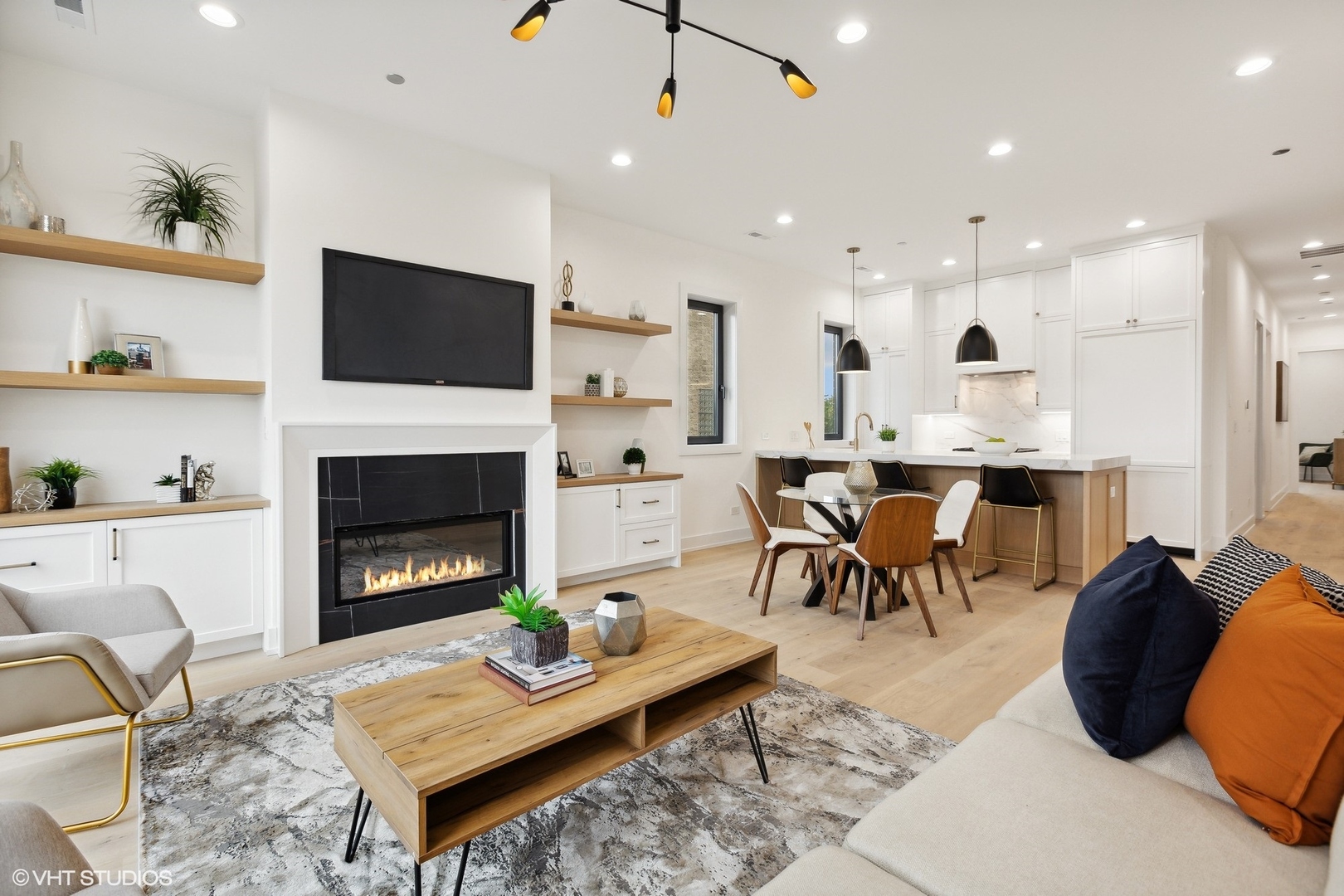957 N Winchester Parkway Unit: 2