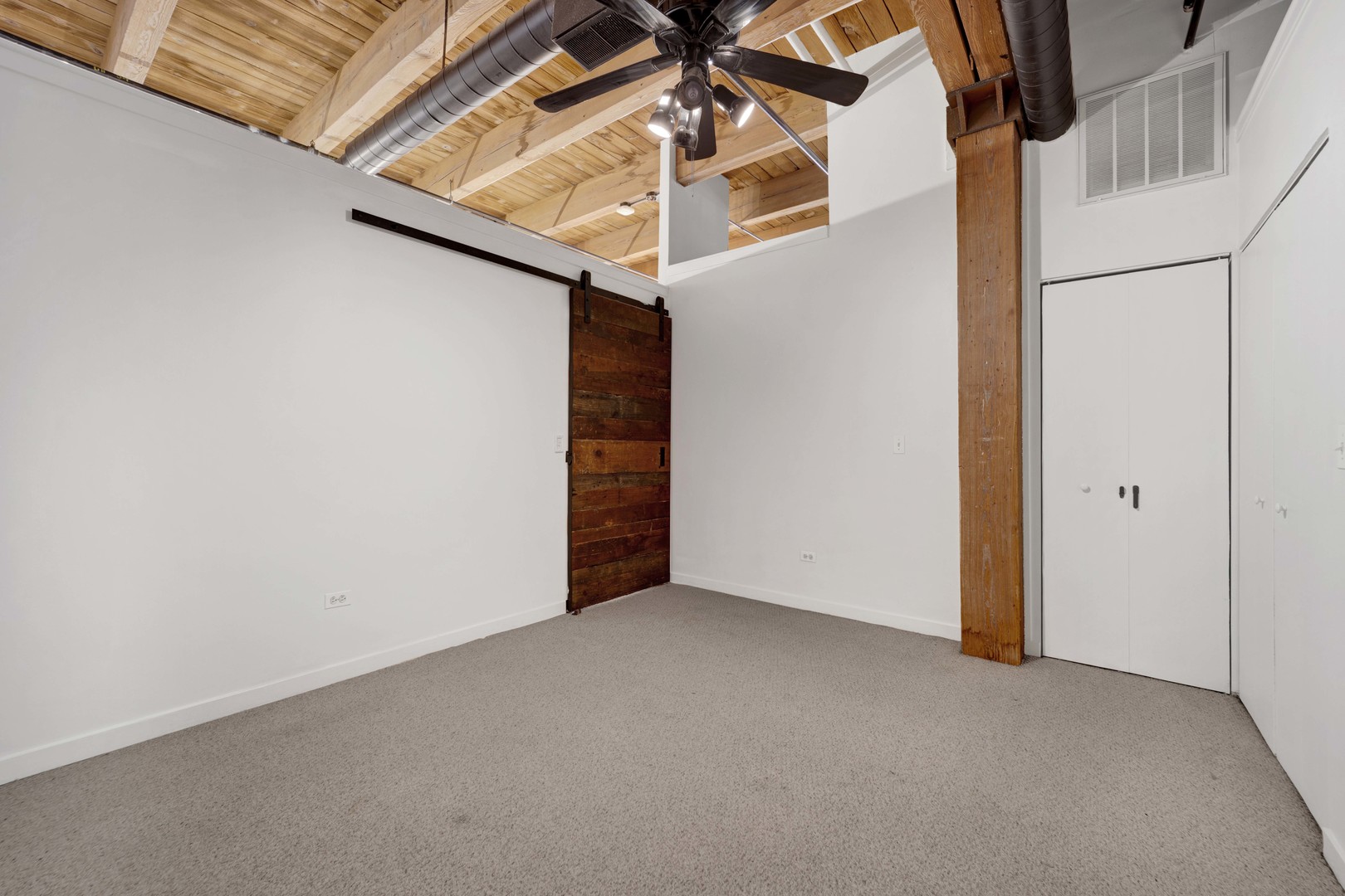 701 W Jackson Boulevard Unit: 402