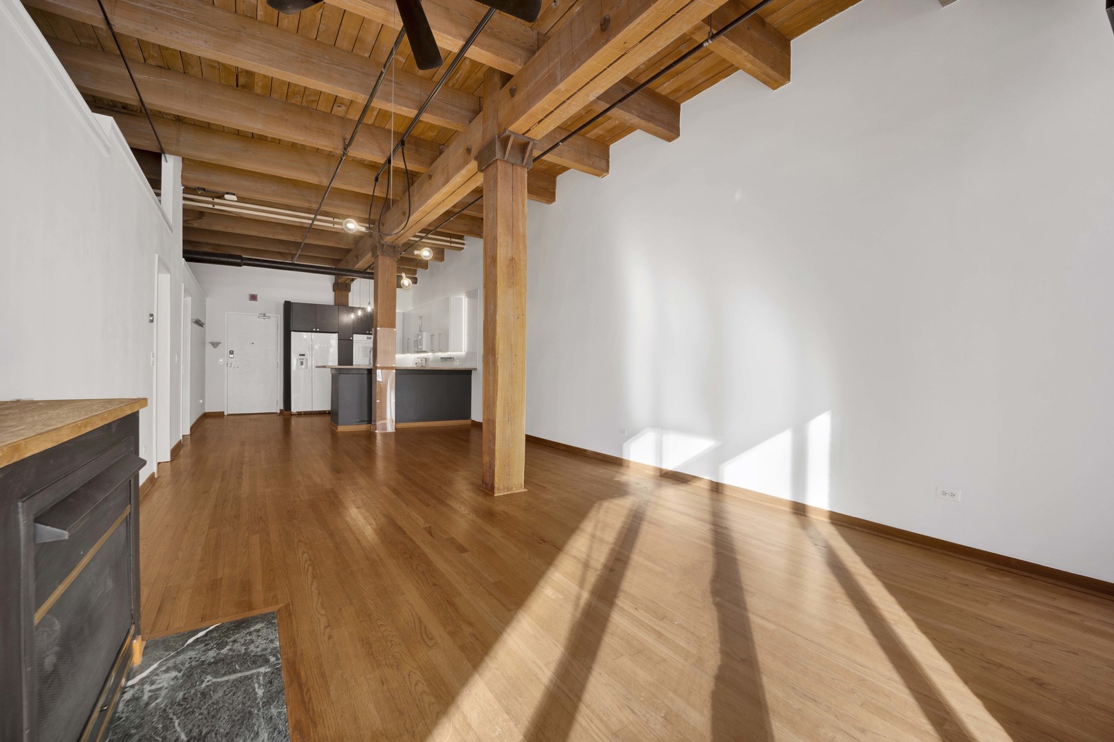 701 W Jackson Boulevard Unit: 402