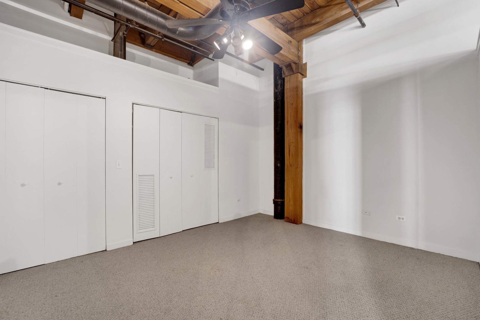 701 W Jackson Boulevard Unit: 402