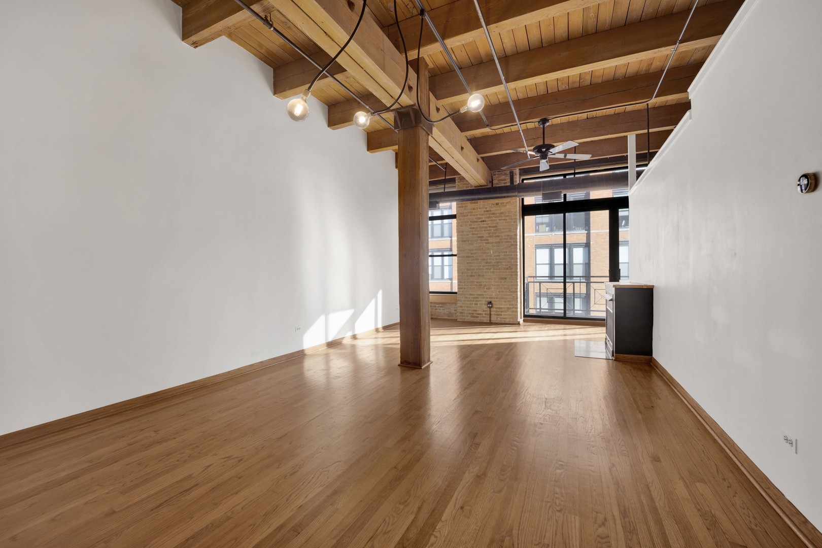 701 W Jackson Boulevard Unit: 402