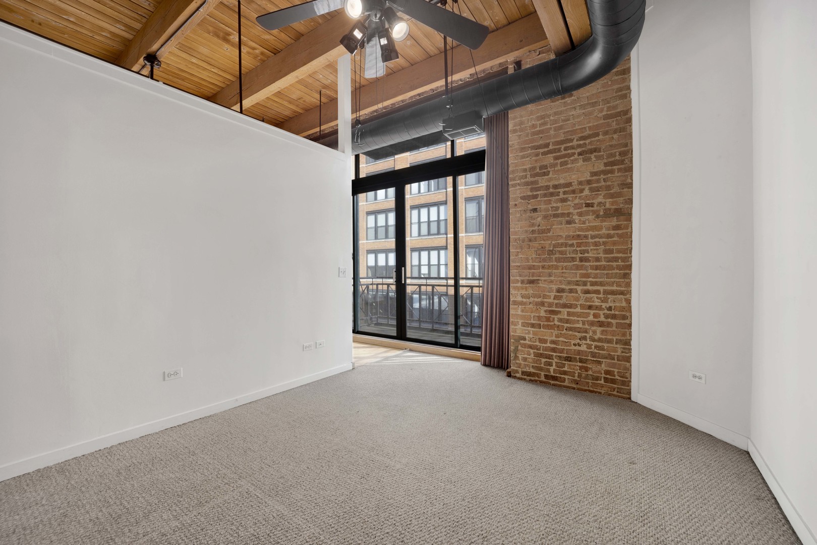 701 W Jackson Boulevard Unit: 402