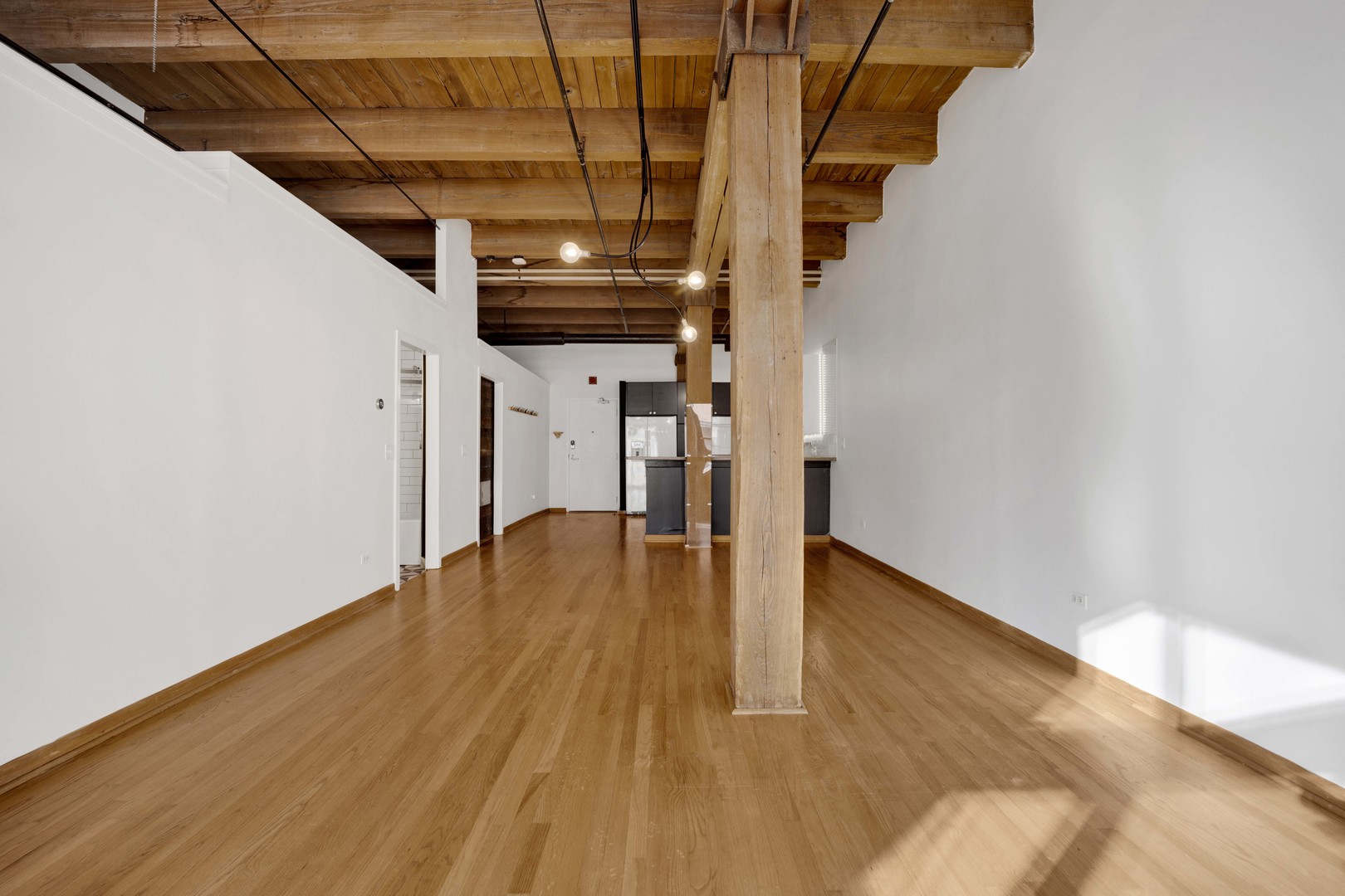 701 W Jackson Boulevard Unit: 402