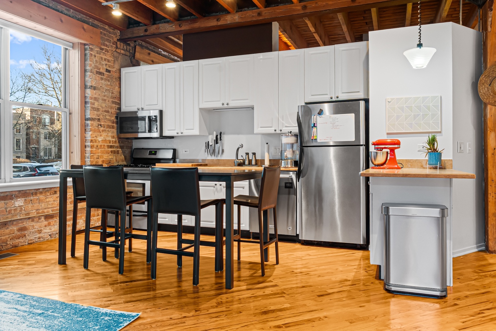 2021 W Willow Street Unit: 102