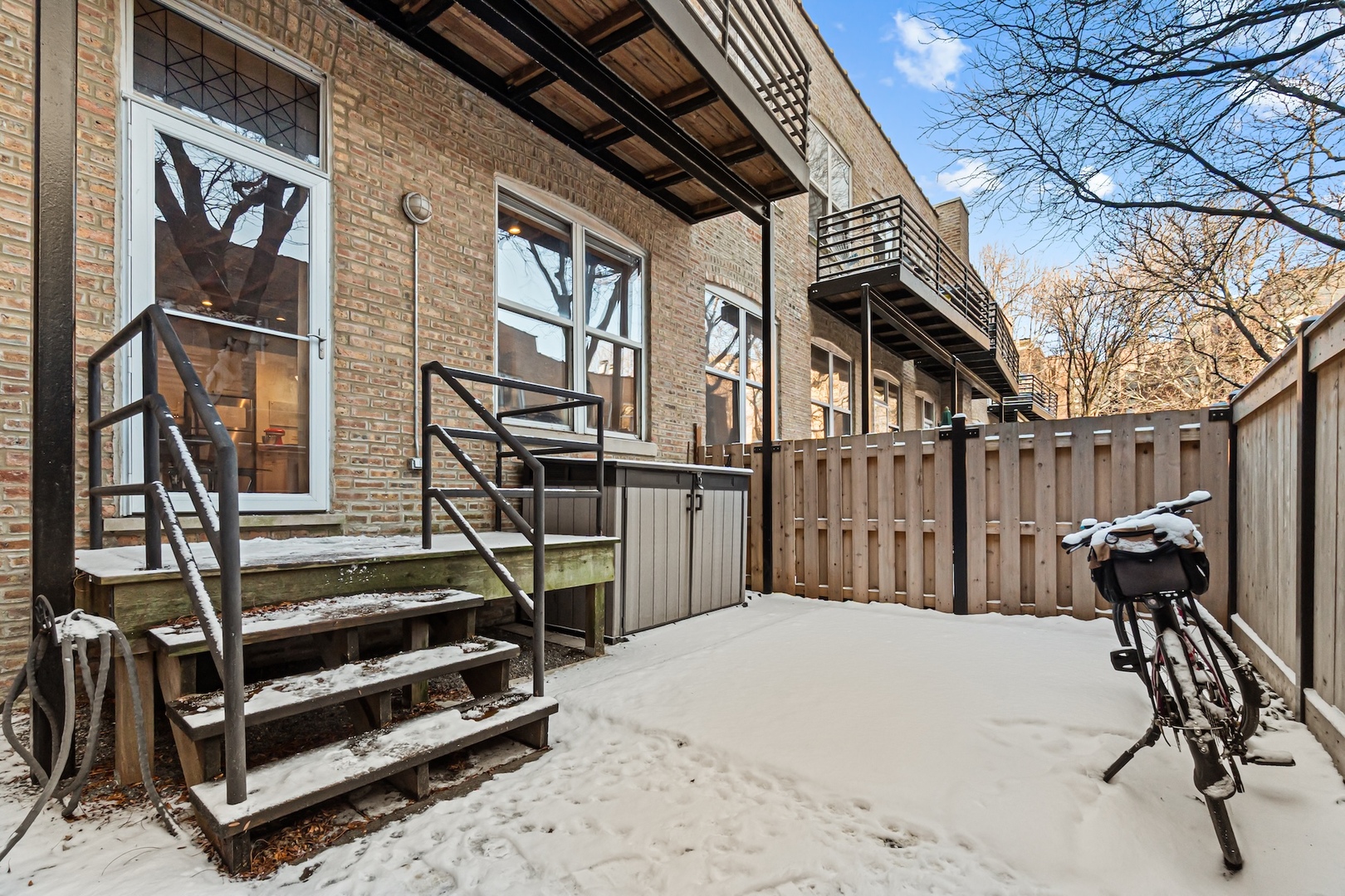 2021 W Willow Street Unit: 102