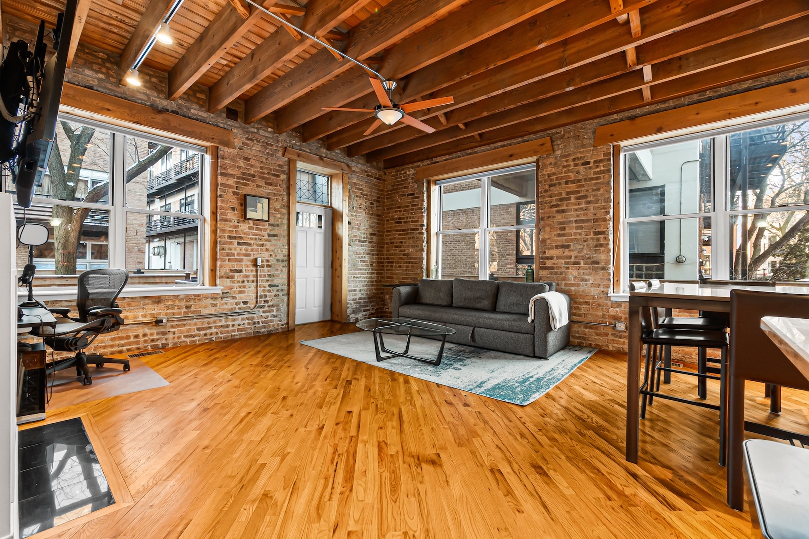 2021 W Willow Street Unit: 102