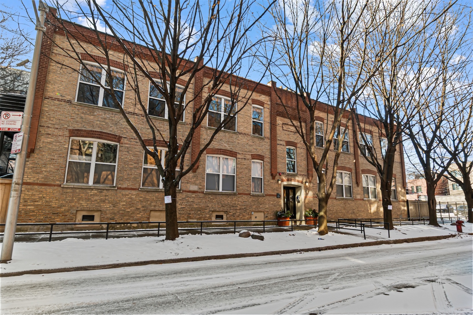 2021 W Willow Street Unit: 102