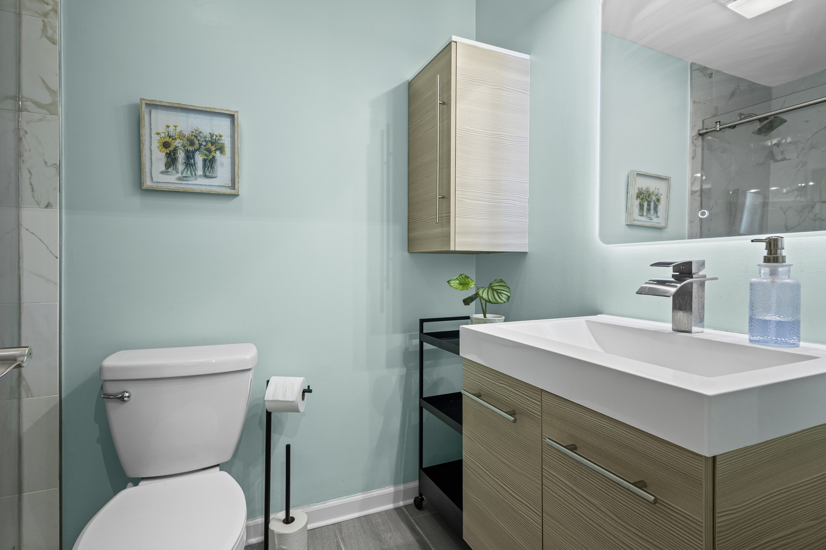 4510 S Greenwood Avenue Unit: 2