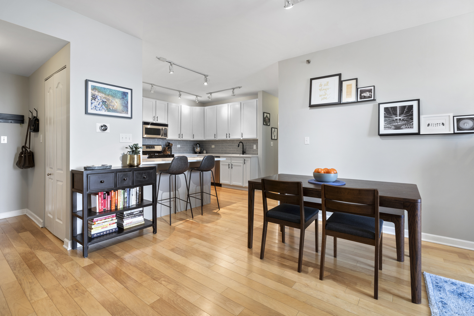 1212 N Wells Street Unit: 1505