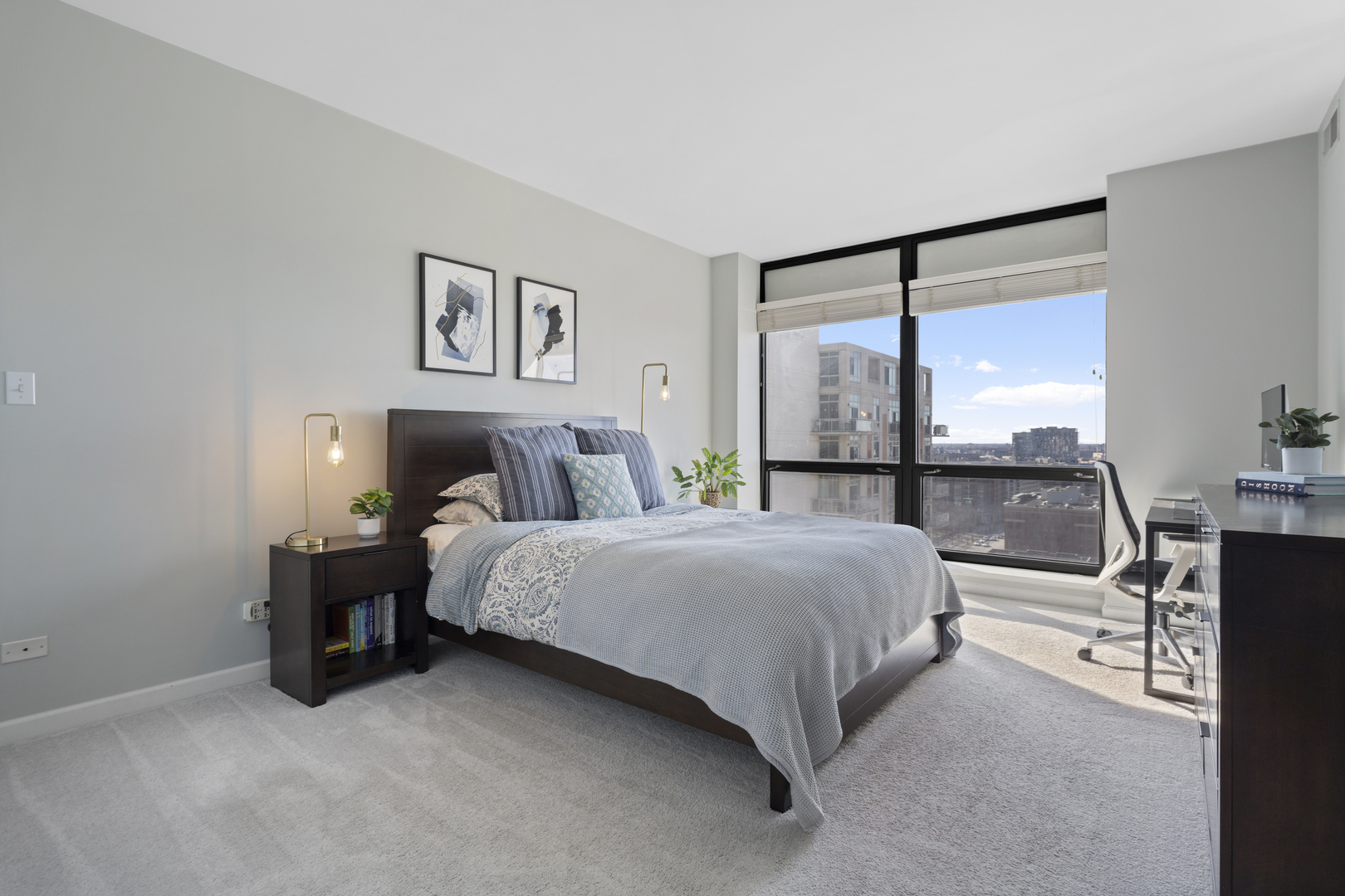 1212 N Wells Street Unit: 1505