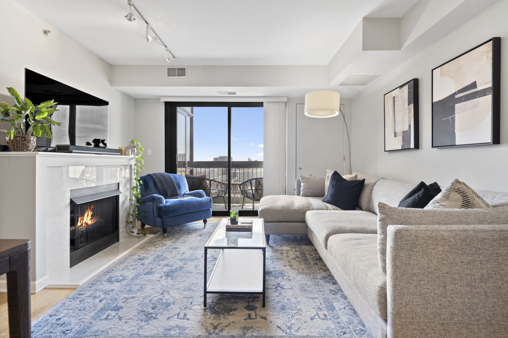 1212 N Wells Street Unit: 1505
