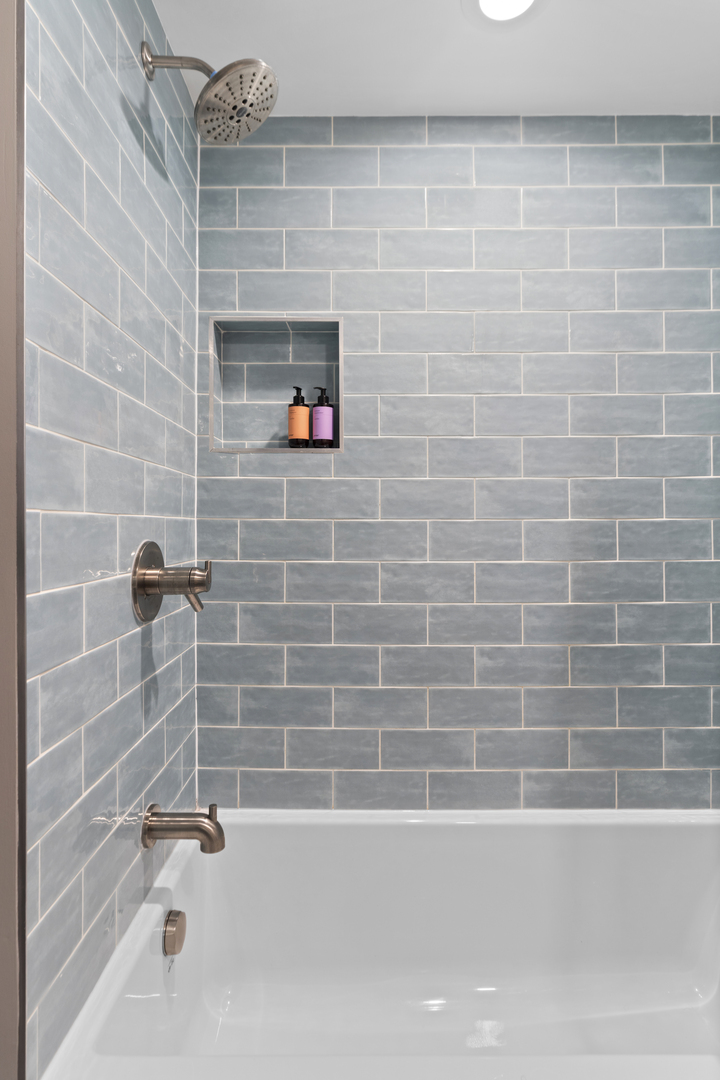 1212 N Wells Street Unit: 1505