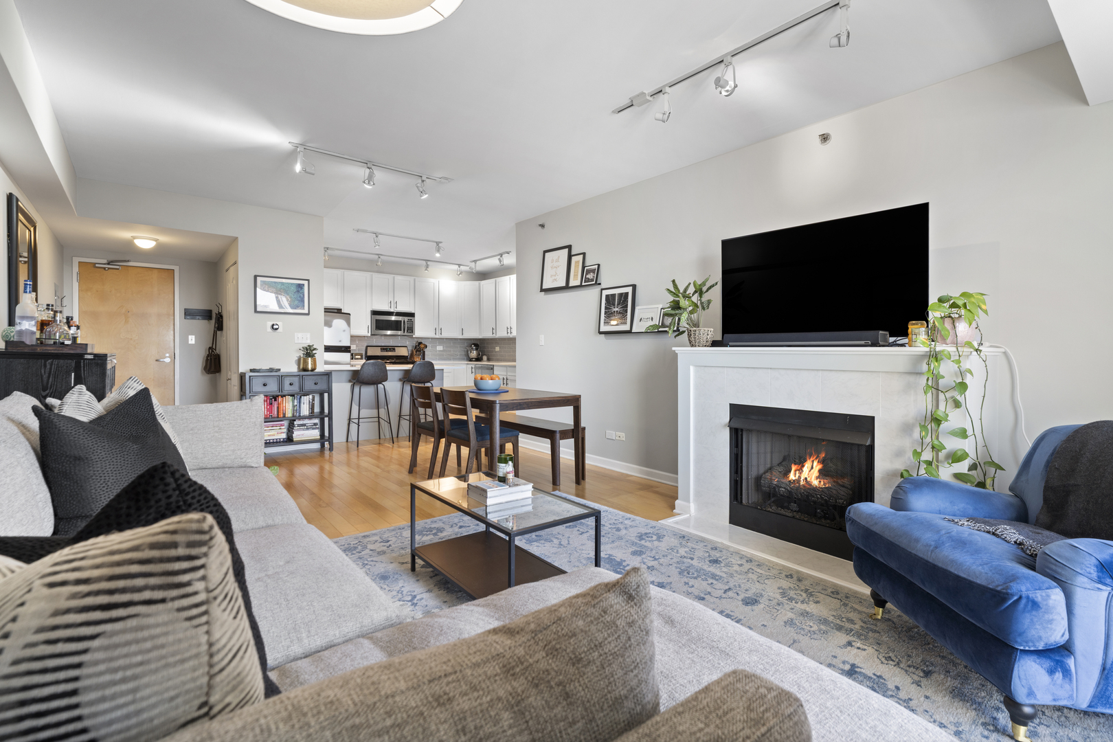 1212 N Wells Street Unit: 1505