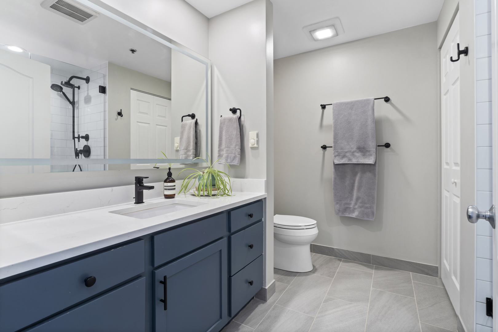 1212 N Wells Street Unit: 1505