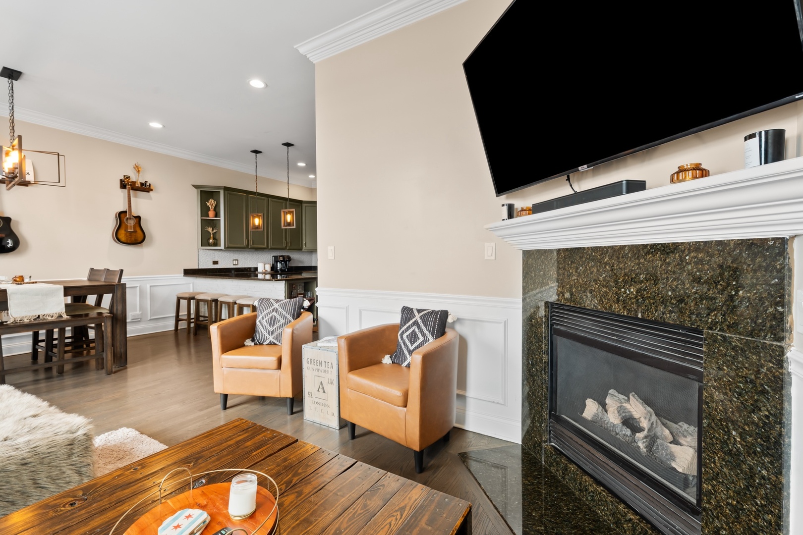 2248 W Foster Avenue Unit: 4