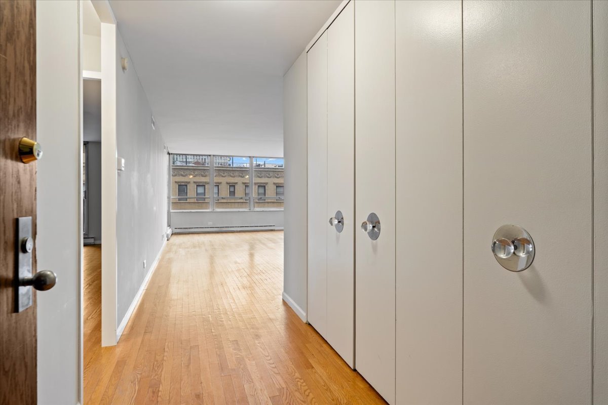 201 E Chestnut Street Unit: 19E