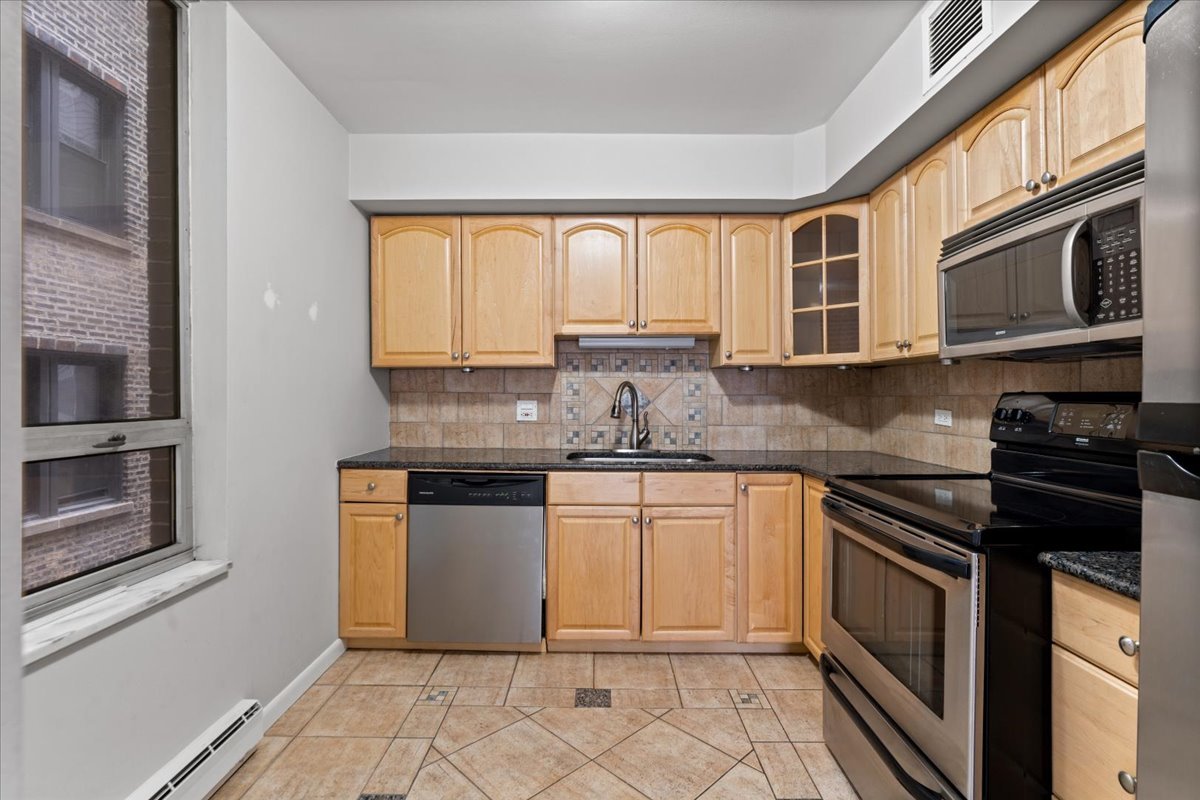 201 E Chestnut Street Unit: 19E