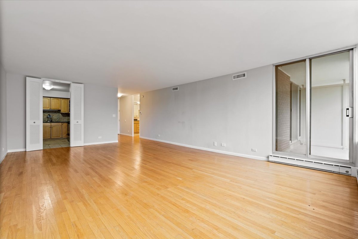 201 E Chestnut Street Unit: 19E