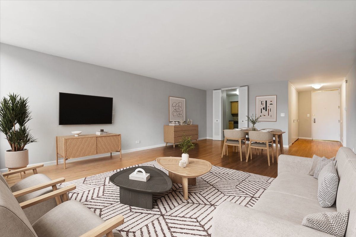 201 E Chestnut Street Unit: 19E