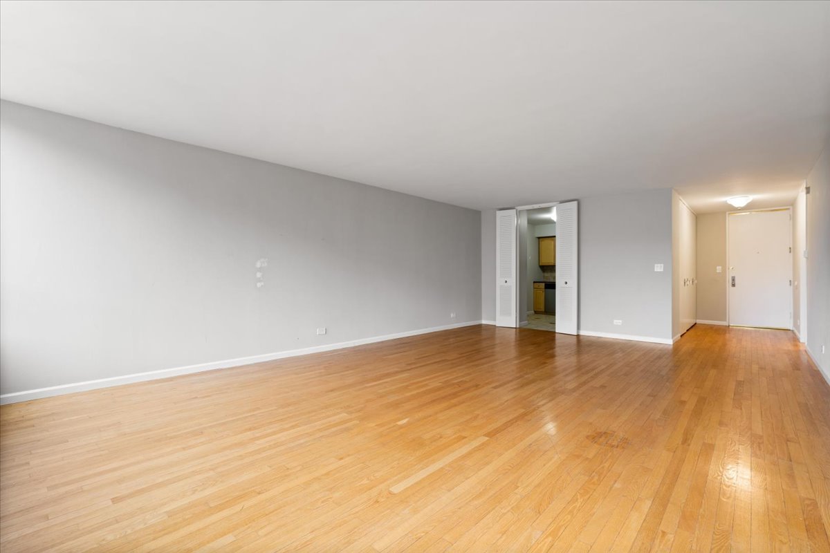 201 E Chestnut Street Unit: 19E