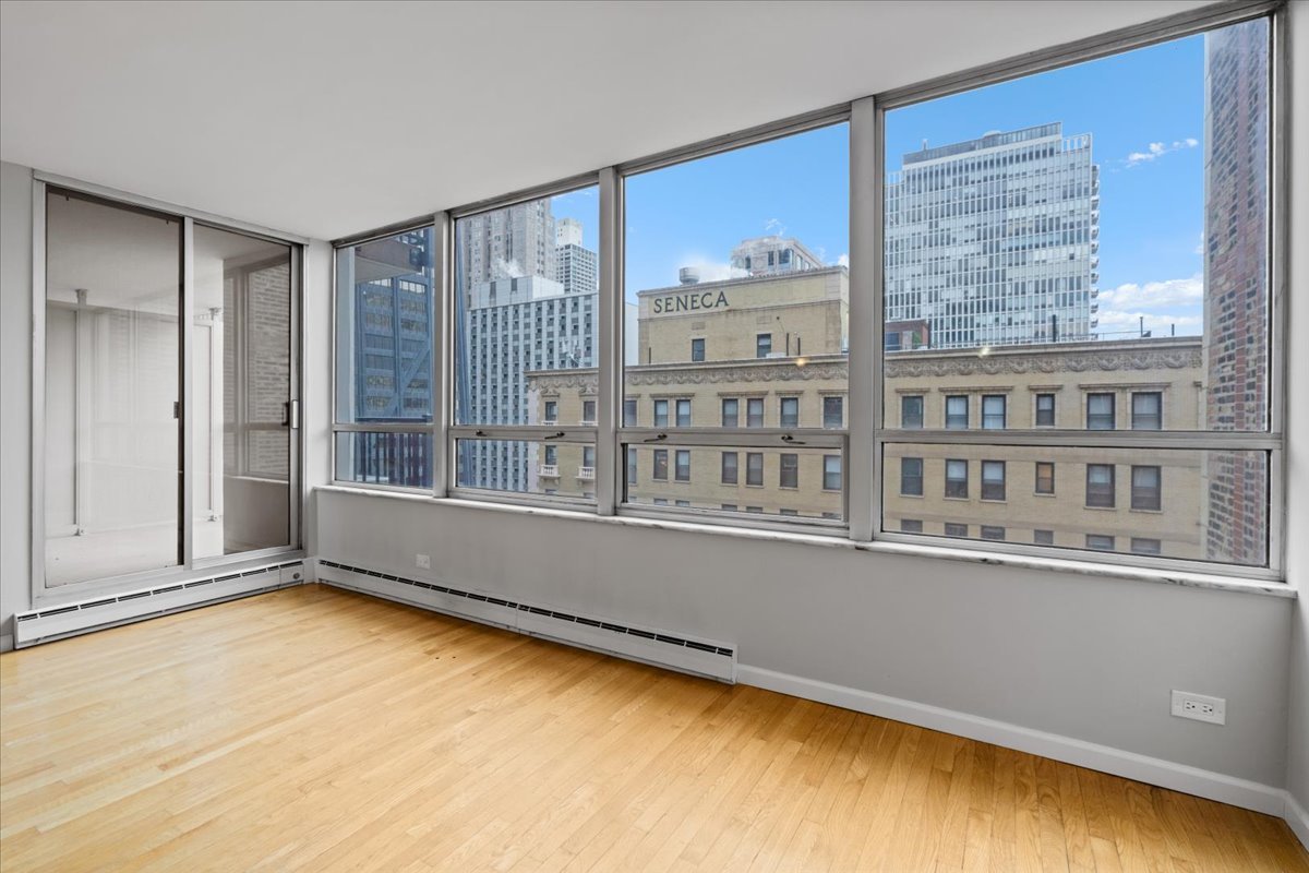 201 E Chestnut Street Unit: 19E