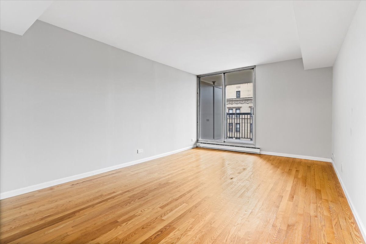 201 E Chestnut Street Unit: 19E