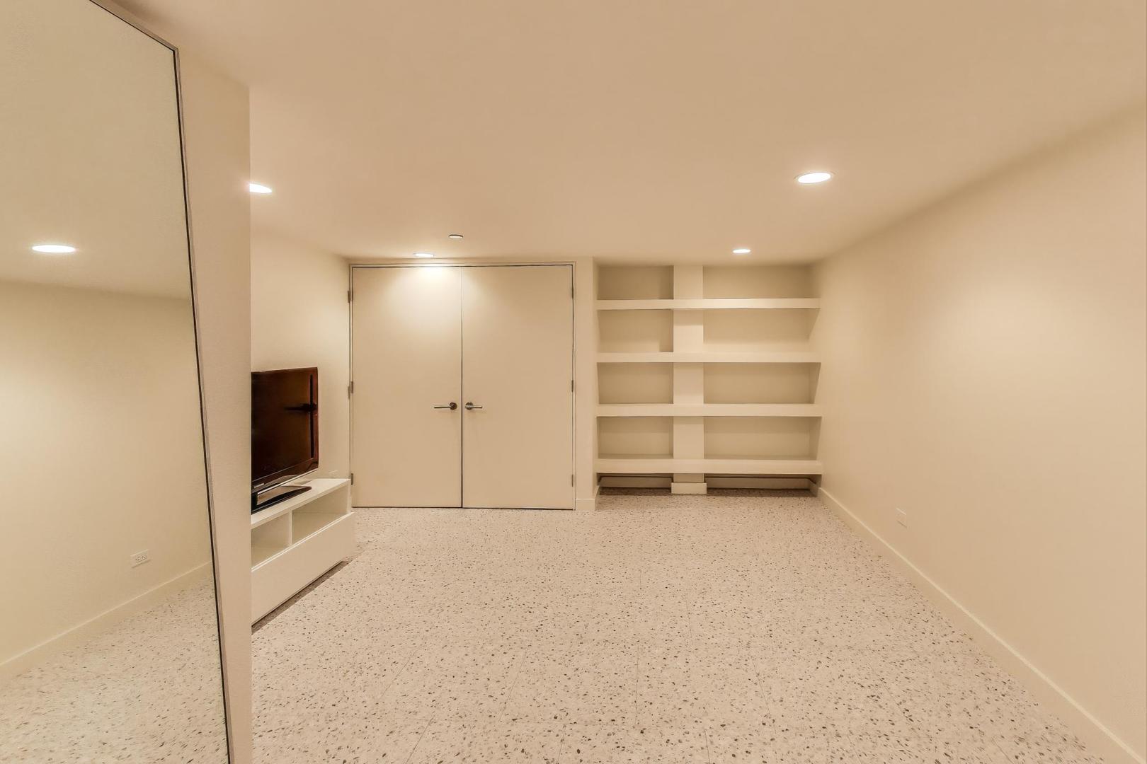 1475 W Superior Avenue Unit: 1