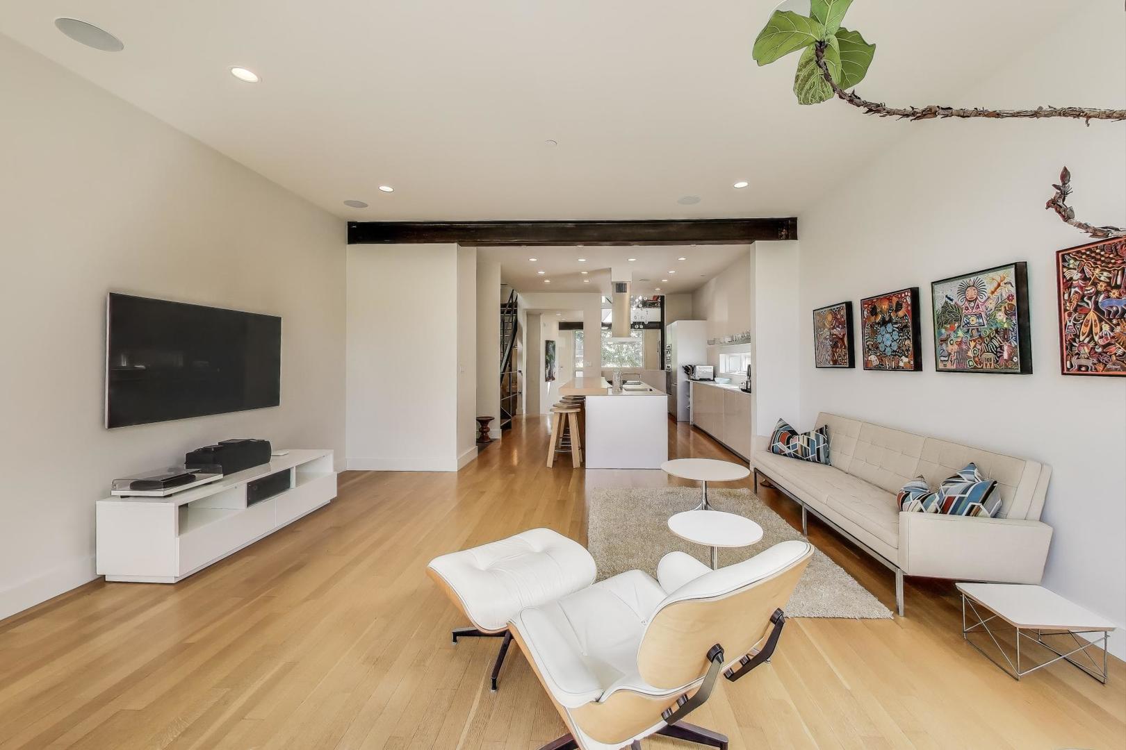 1475 W Superior Avenue Unit: 1