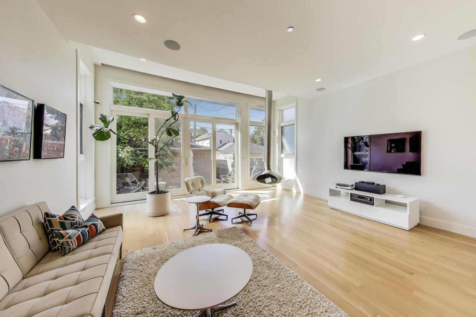 1475 W Superior Avenue Unit: 1