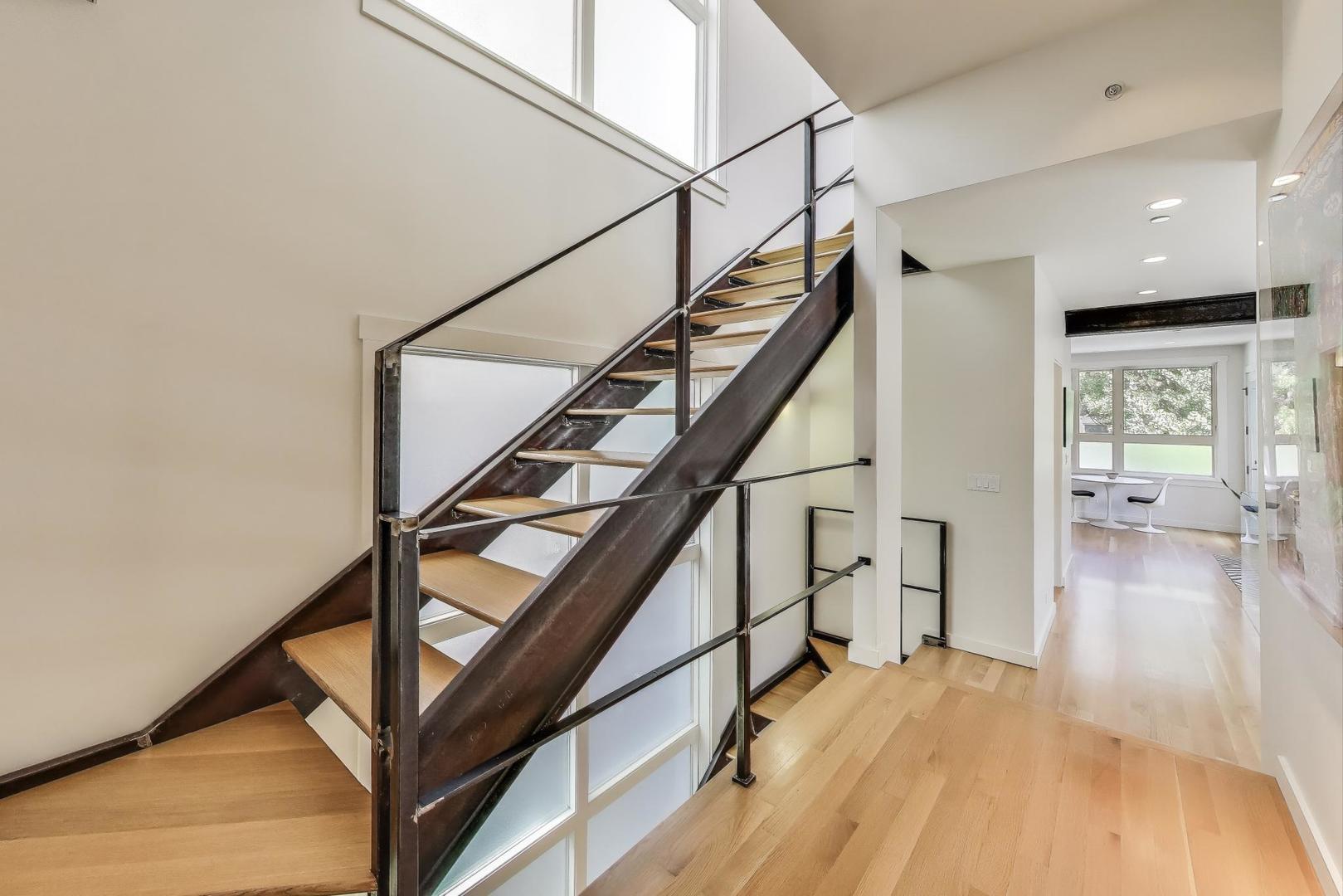 1475 W Superior Avenue Unit: 1