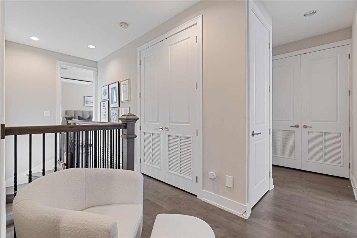 1108 N ASHLAND Avenue Unit: 3