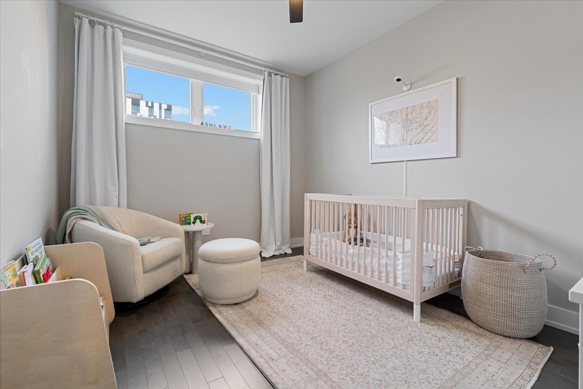 1108 N ASHLAND Avenue Unit: 3