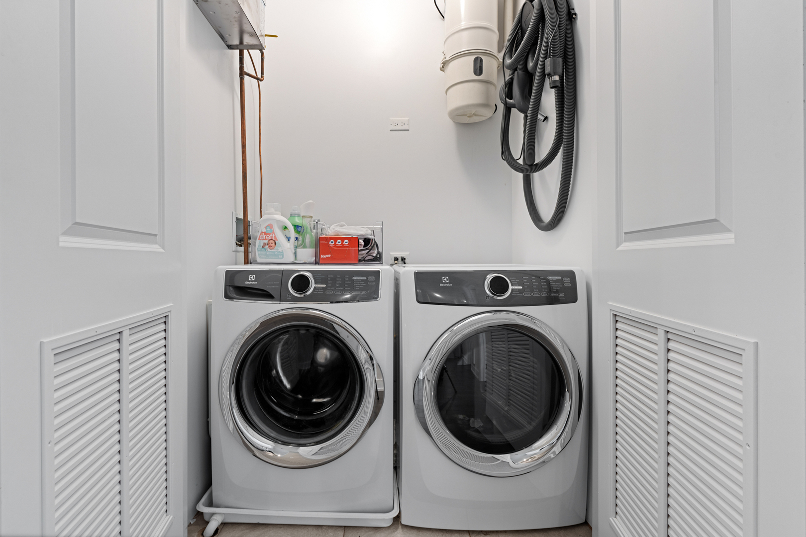 1108 N ASHLAND Avenue Unit: 3