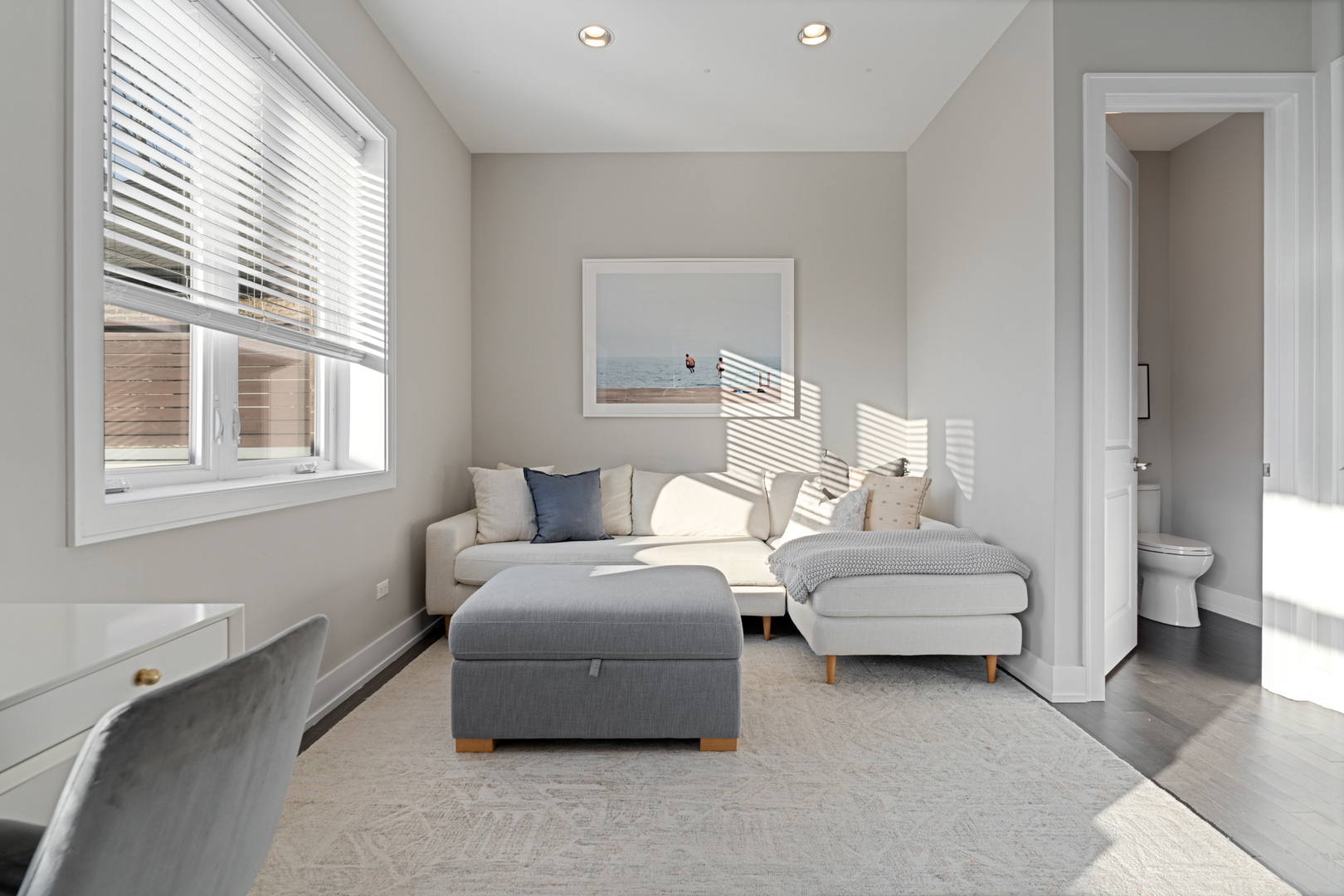 1108 N ASHLAND Avenue Unit: 3