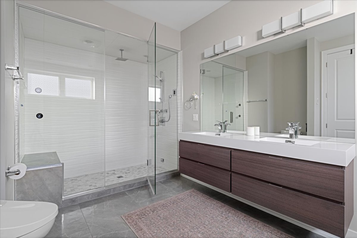 1108 N ASHLAND Avenue Unit: 3