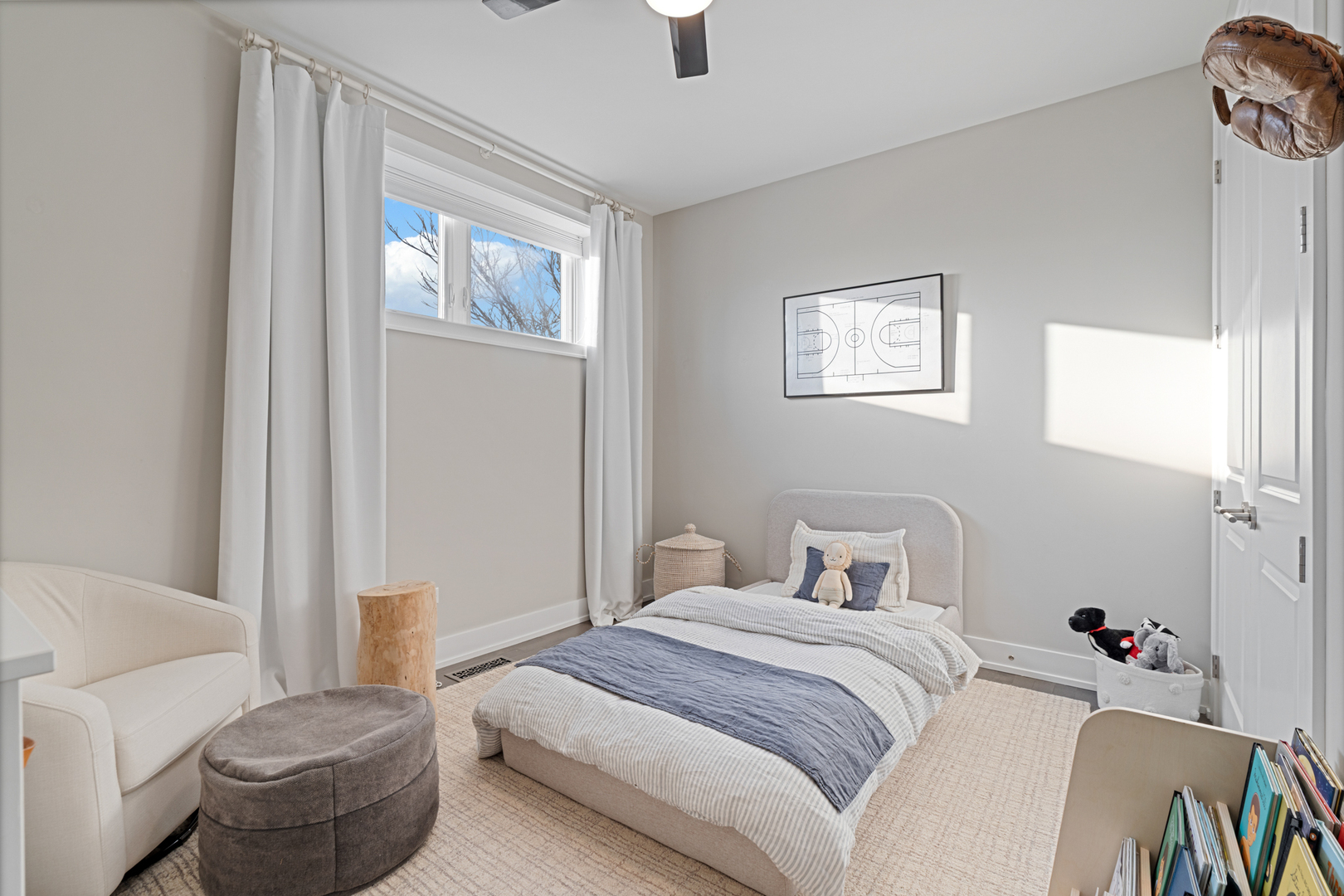 1108 N ASHLAND Avenue Unit: 3