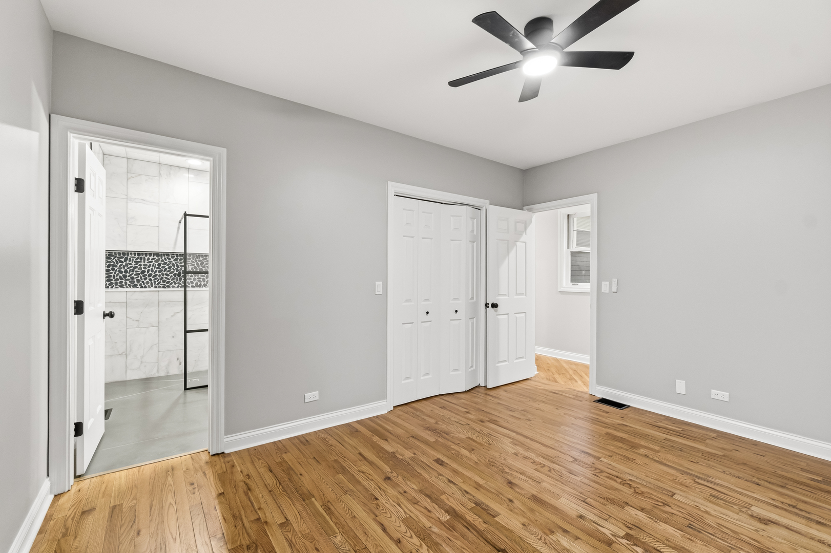 1531 W Oakdale Avenue Unit: 1