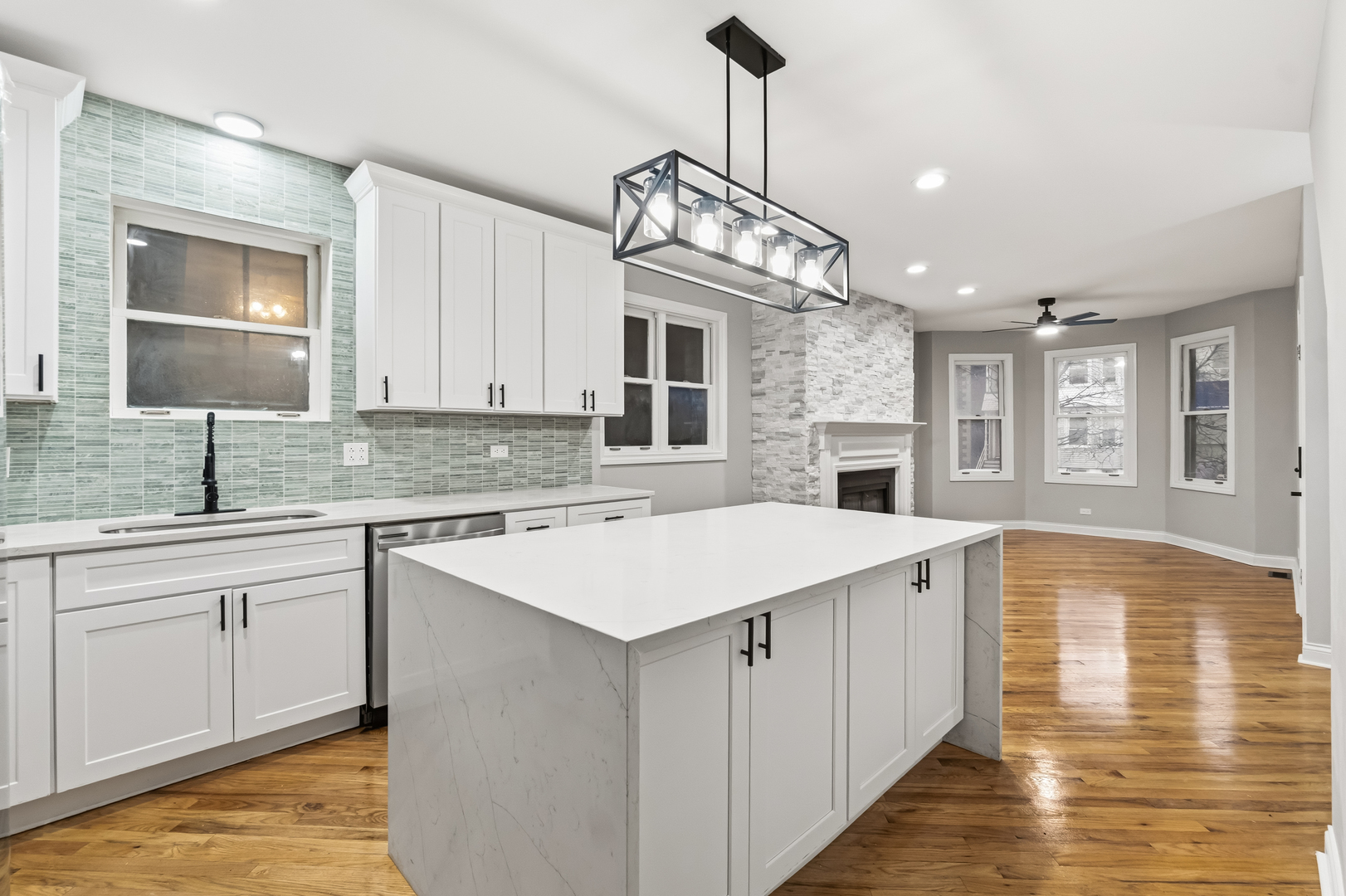 1531 W Oakdale Avenue Unit: 1