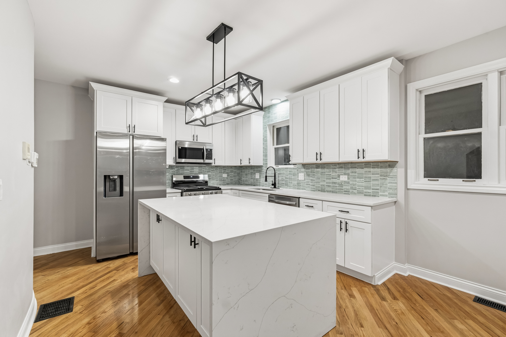 1531 W Oakdale Avenue Unit: 1