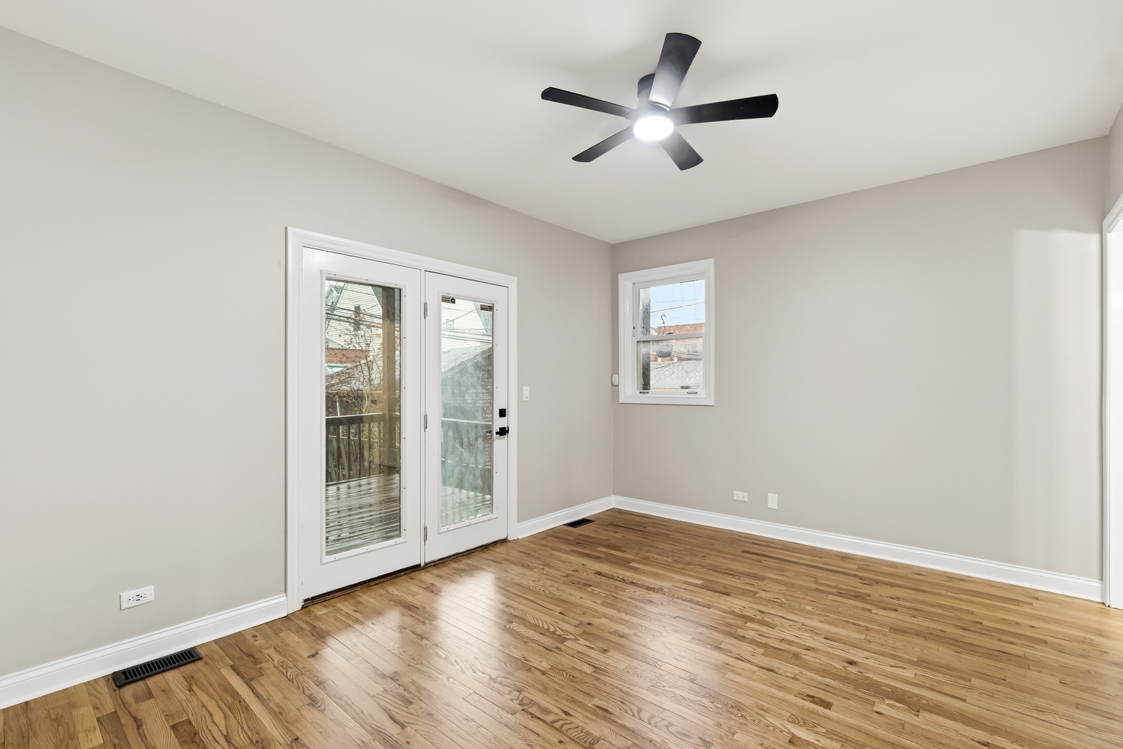 1531 W Oakdale Avenue Unit: 1