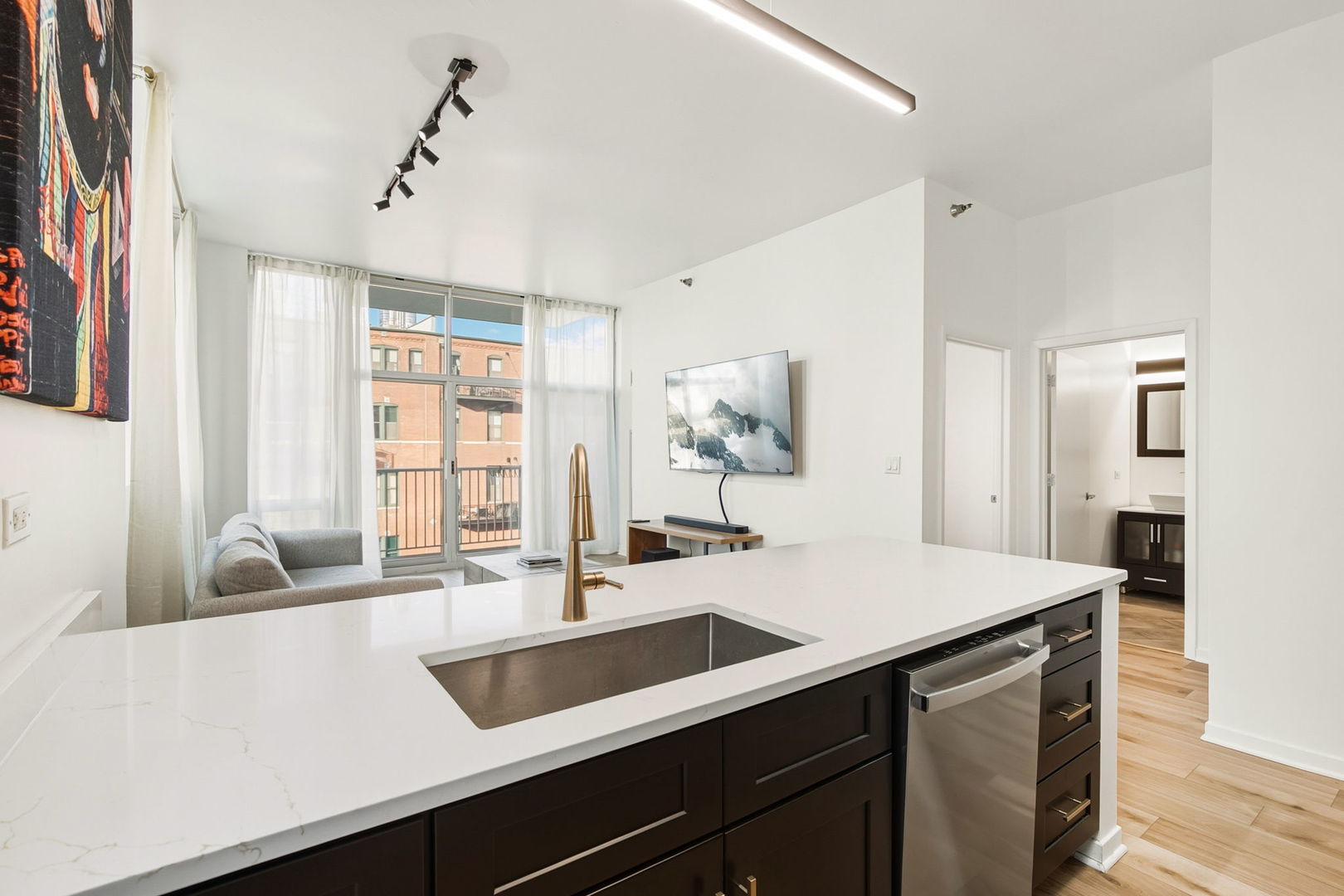 1600 S Indiana Avenue Unit: 602