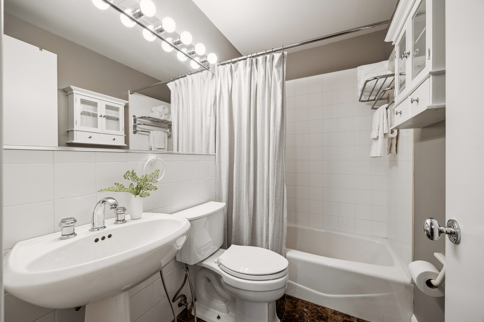 438 E North Water Street