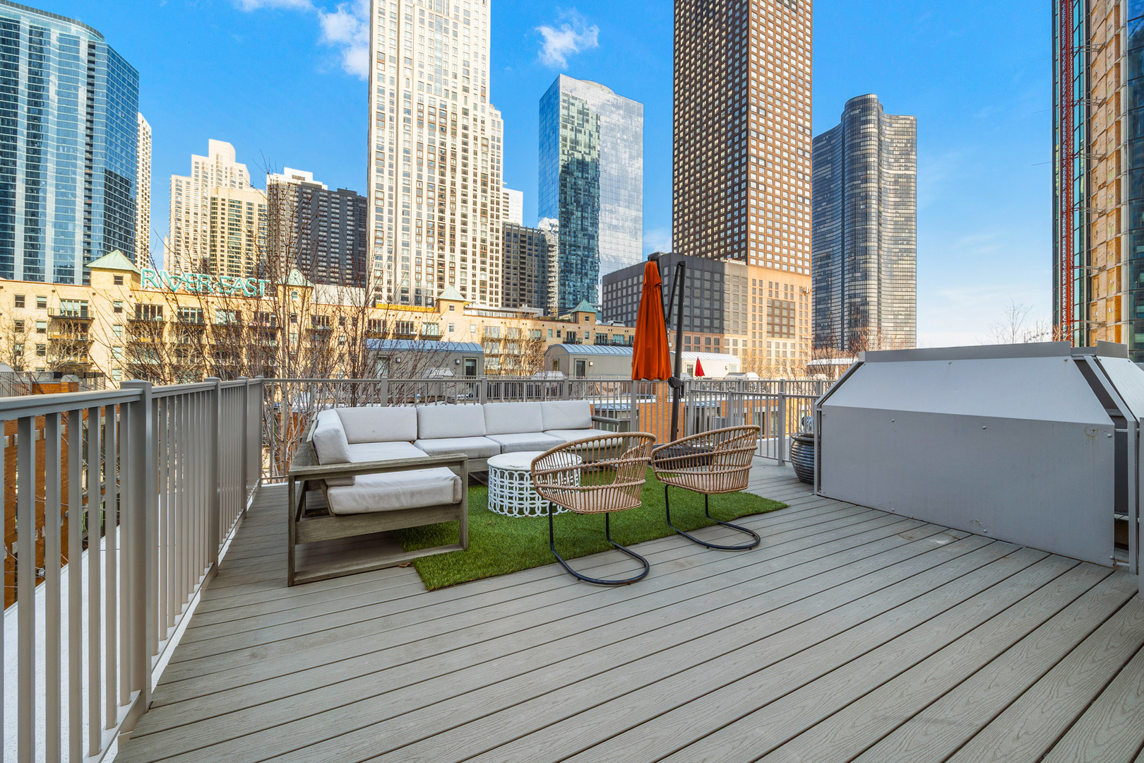 438 E North Water Street